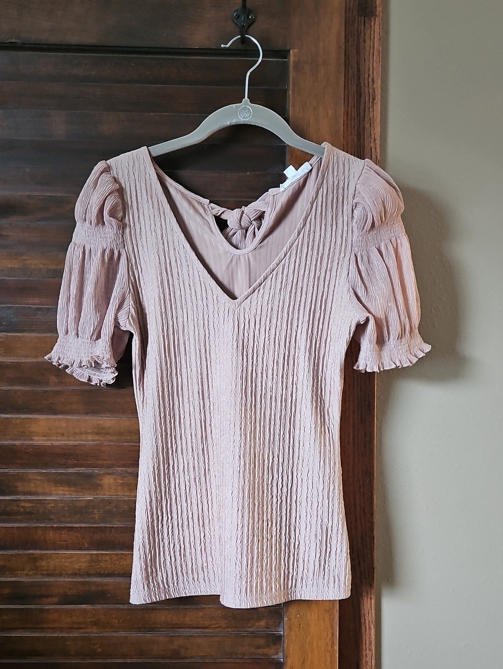 Soft Mauve Puff-Sleeve V-Neck Blouse